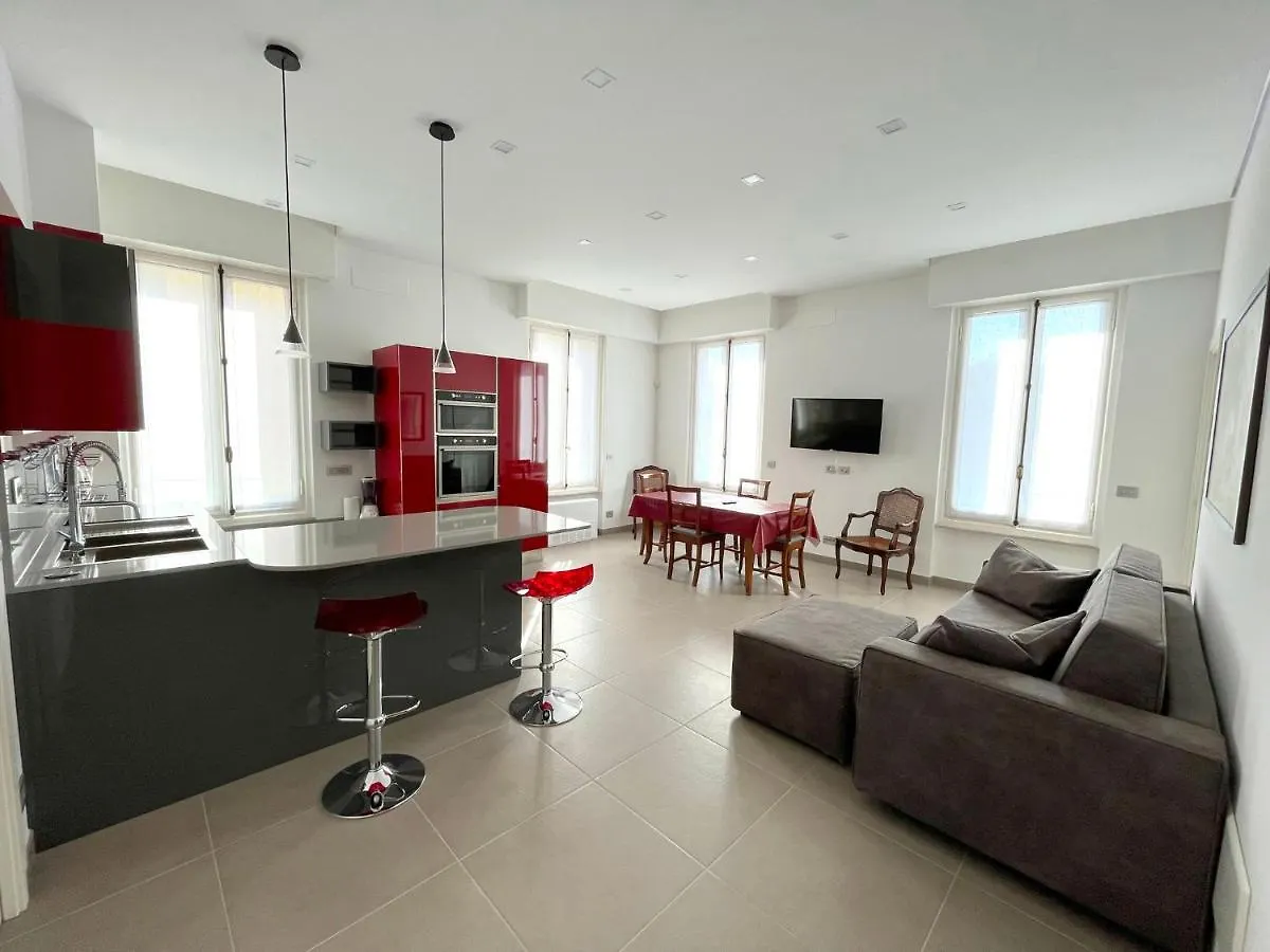 Chiavari High Class Apartment In The Old Town